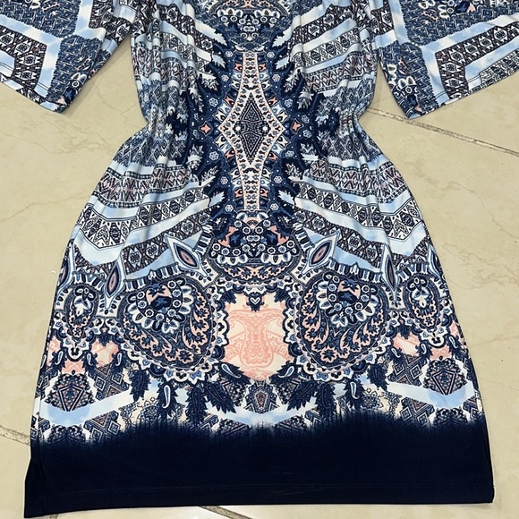 Signature by Robbie Bee Printed Ity Cold
Shoulder Shift Dress Sz. PS - Picture 5 of 7